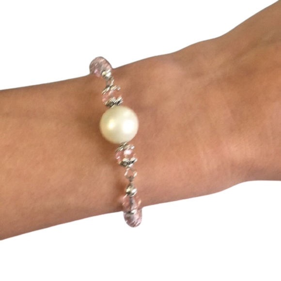 ✨Pink Crystal w/ faux Pearl Bracelet✨ - Picture 2 of 16